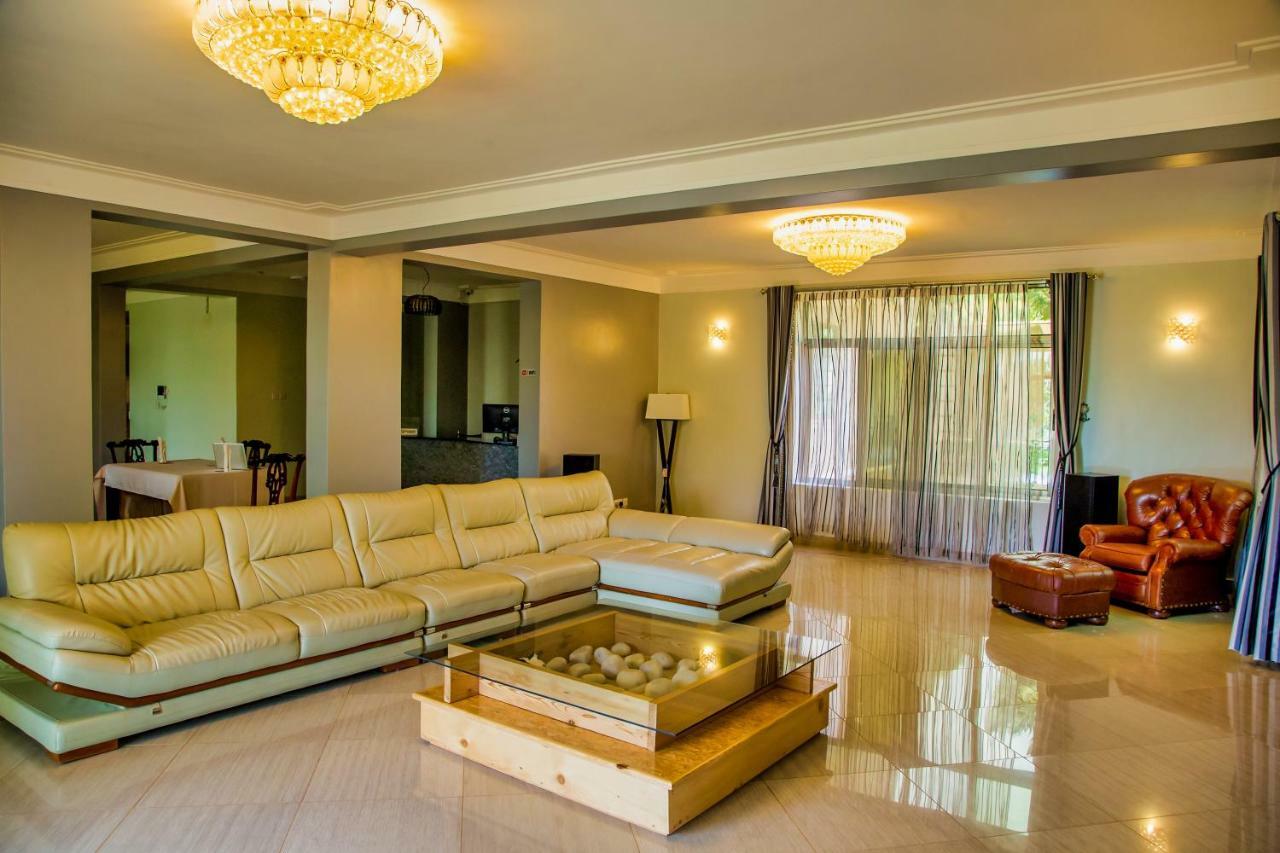 Lakepoint 3* Entebbe