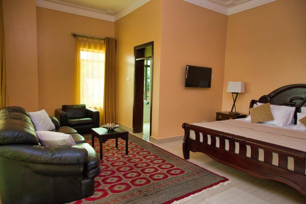 Lakepoint Hotel
