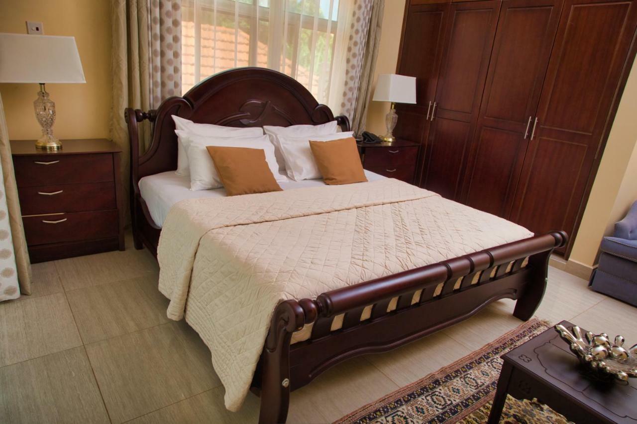 Lakepoint Hotel