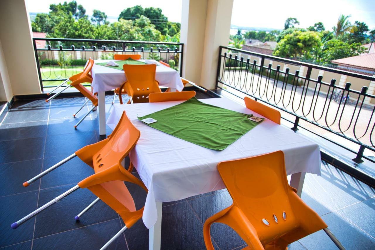 Lakepoint Hotel 3*