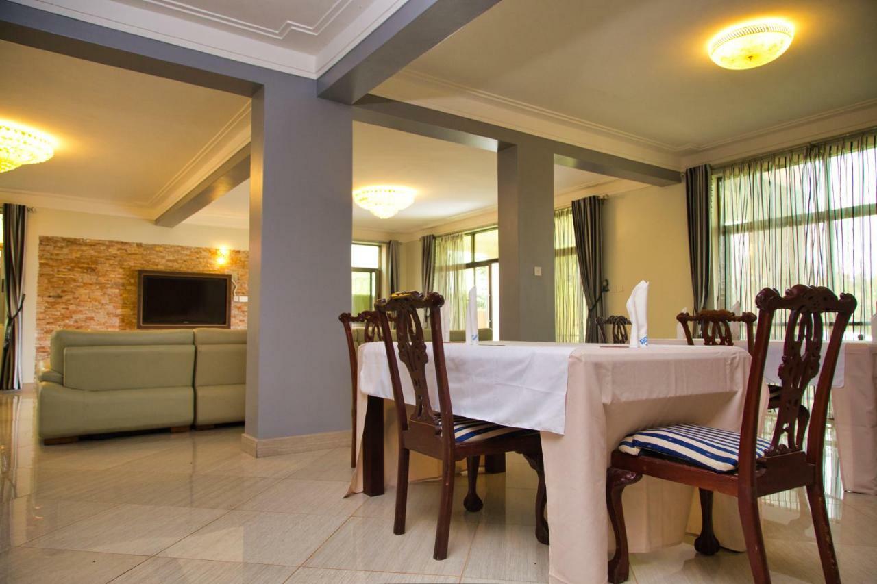 Lakepoint Hotel