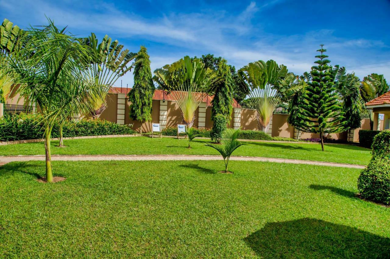 Lakepoint 3* Entebbe